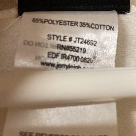 FRIENDS Cropped Cream Color Lightweight Sweatshirt Showing The 5 Characters SzXL - Picture 4 of 5